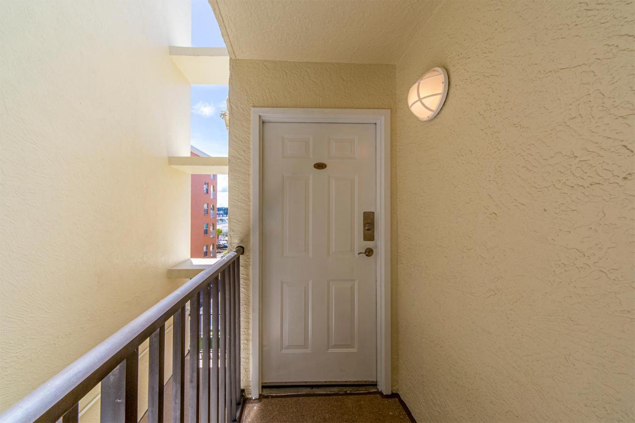 301 Sandy Shores Condos St. Pete Beach Exterior foto