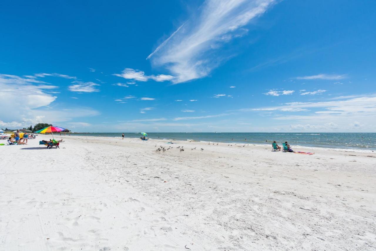 301 Sandy Shores Condos St. Pete Beach Exterior foto