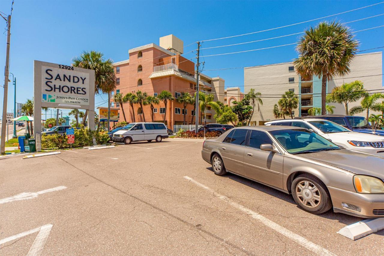 301 Sandy Shores Condos St. Pete Beach Exterior foto