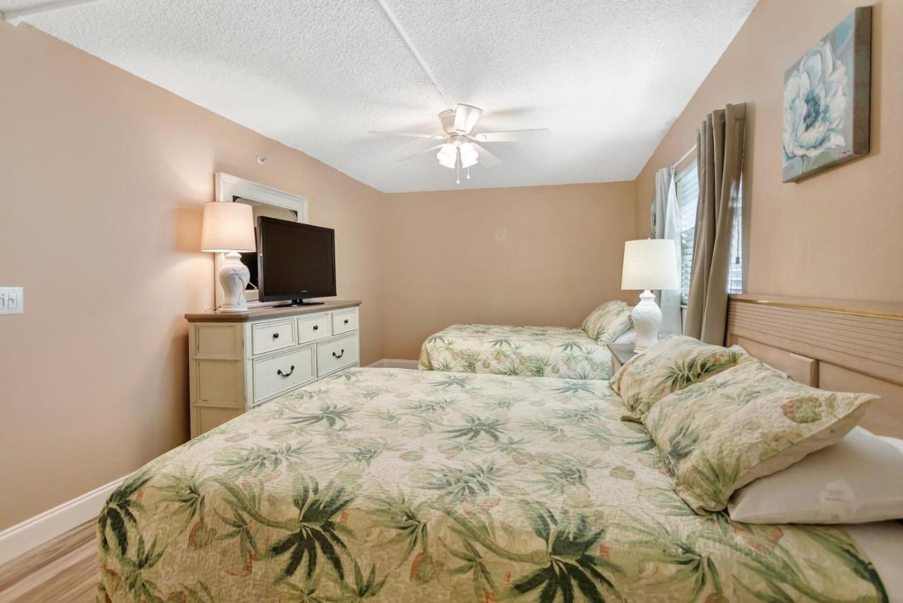 301 Sandy Shores Condos St. Pete Beach Exterior foto